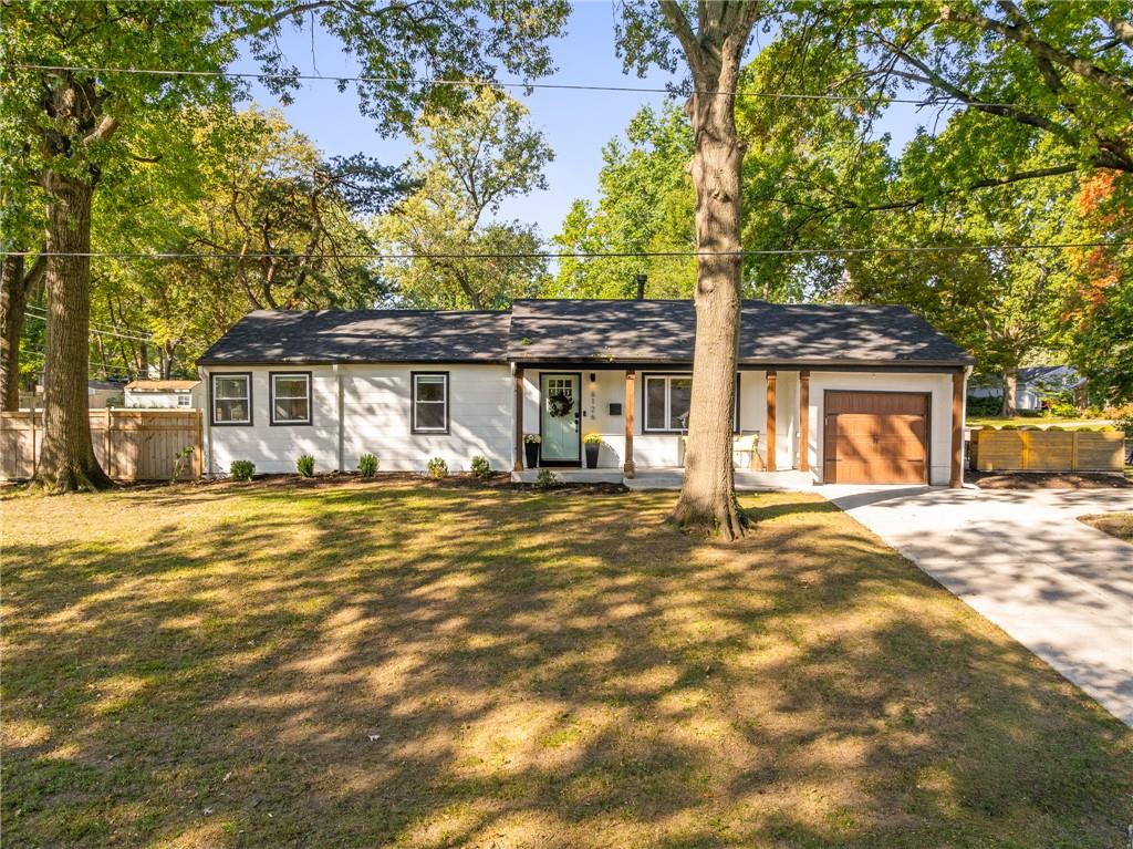 6126 Granada Street Property Photo 4