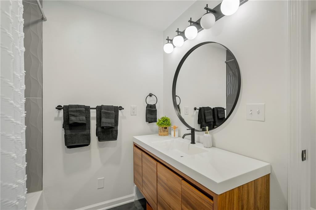6126 Granada Street Property Photo 38