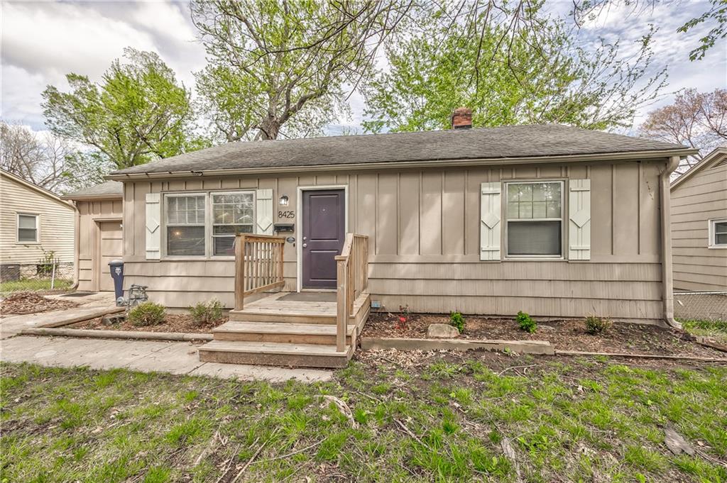 8425 Boone Street Property Photo 4