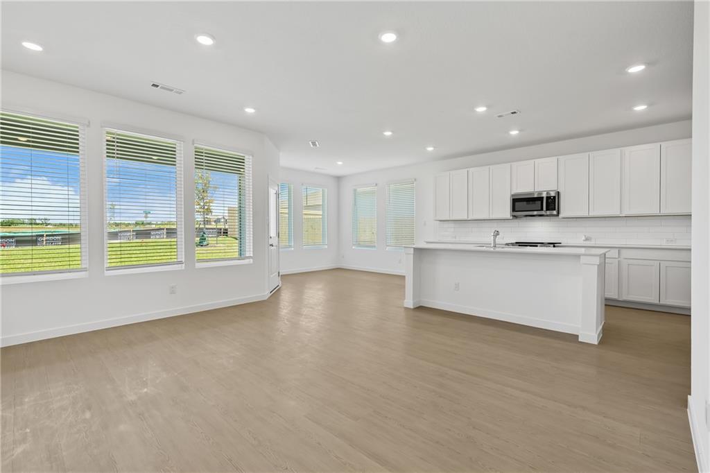 4004 Ne Apple Grove Drive Property Photo 2