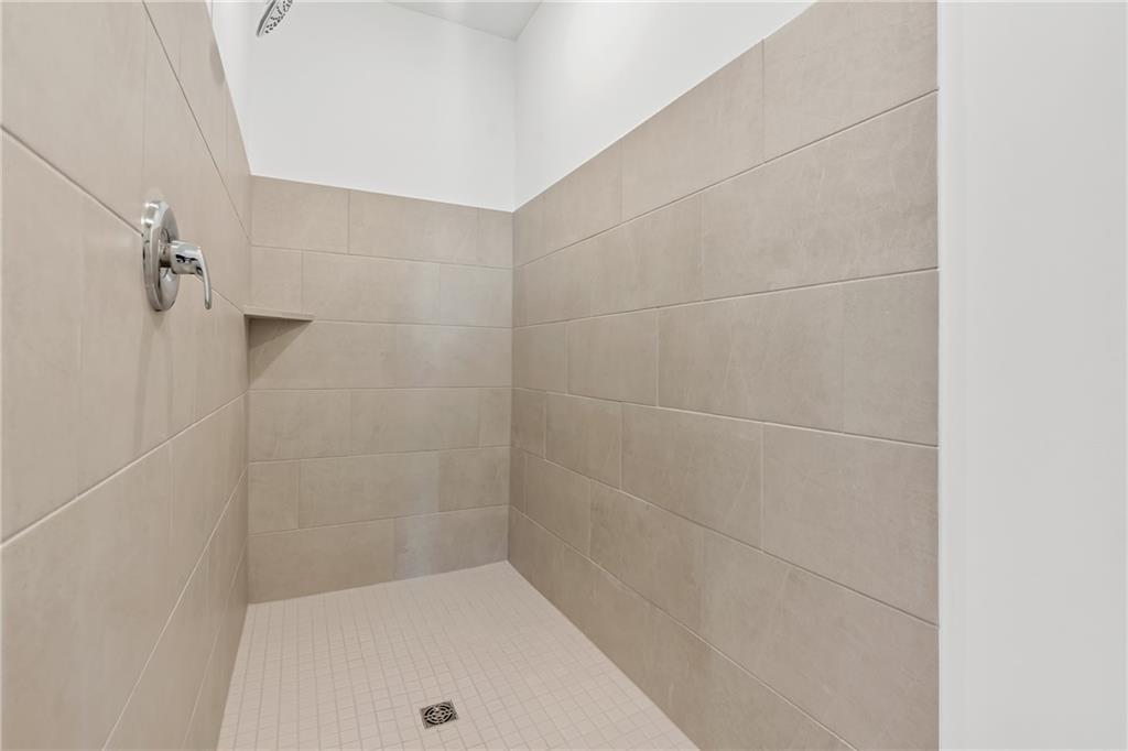4004 Ne Apple Grove Drive Property Photo 12