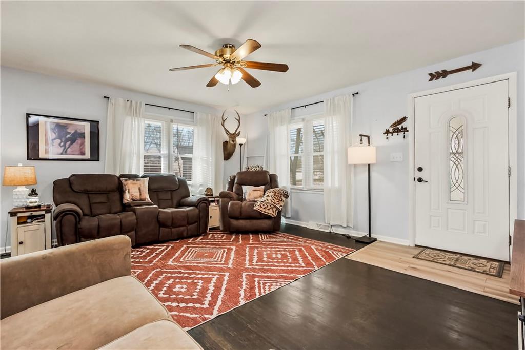 312 W Pine Street Property Photo 4