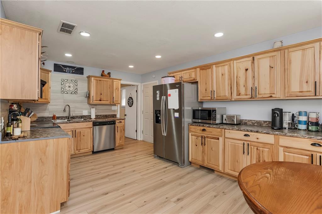 312 W Pine Street Property Photo 6
