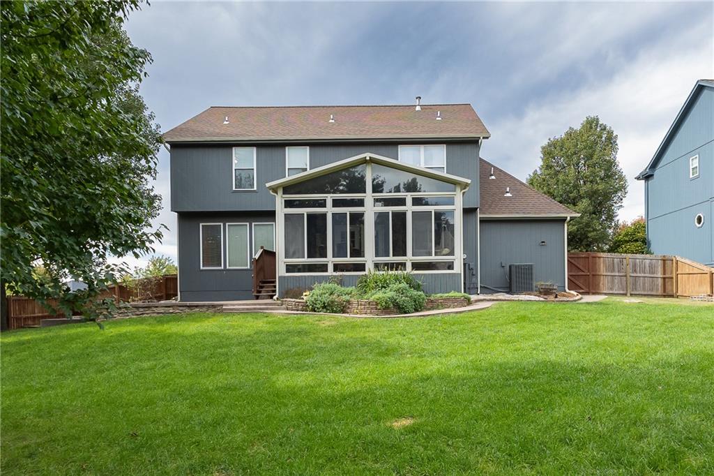 5831 Theden Street Property Photo 6