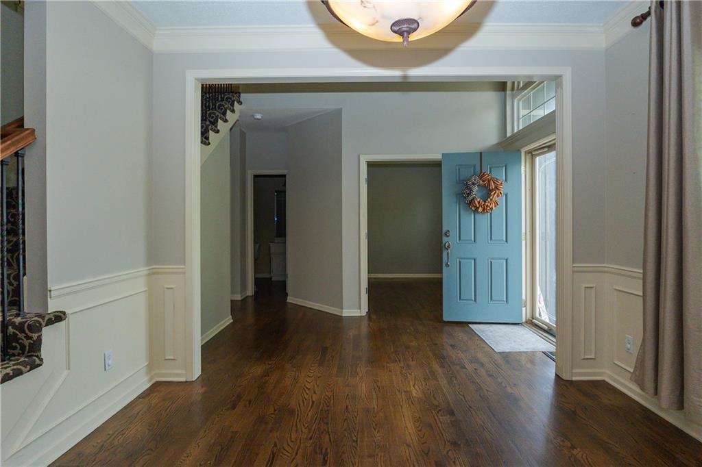 5831 Theden Street Property Photo 11