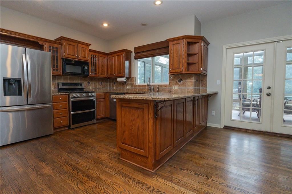 5831 Theden Street Property Photo 19