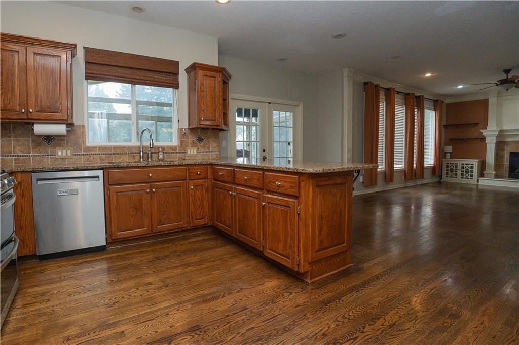 5831 Theden Street Property Photo 21