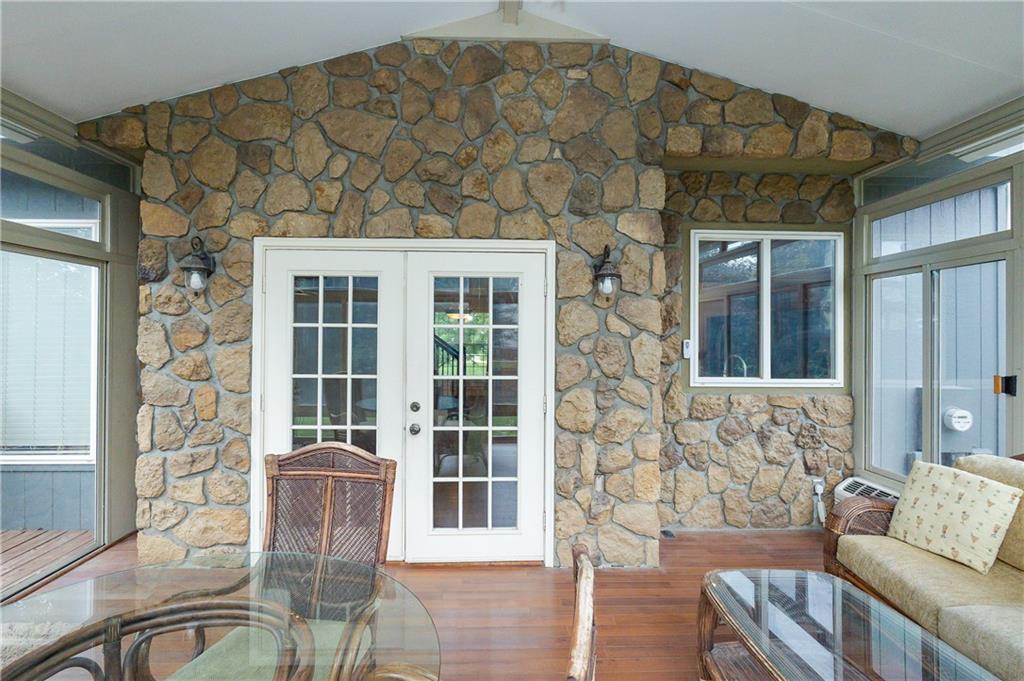 5831 Theden Street Property Photo 25