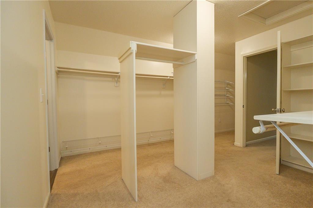 5831 Theden Street Property Photo 41
