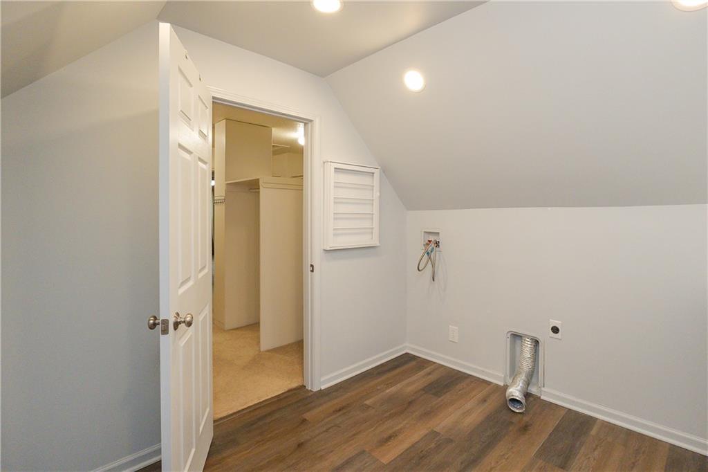 5831 Theden Street Property Photo 45
