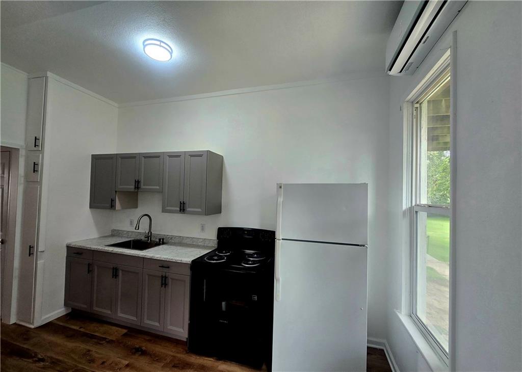 301 S Water Street Property Photo 5