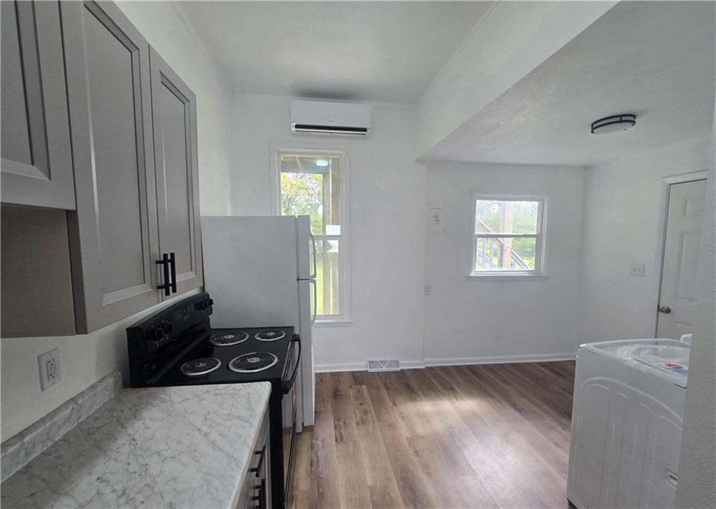 301 S Water Street Property Photo 6