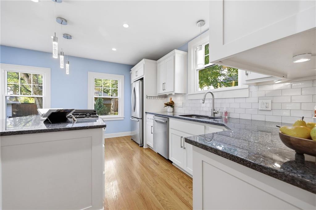 6124 Oak Street Property Photo 15