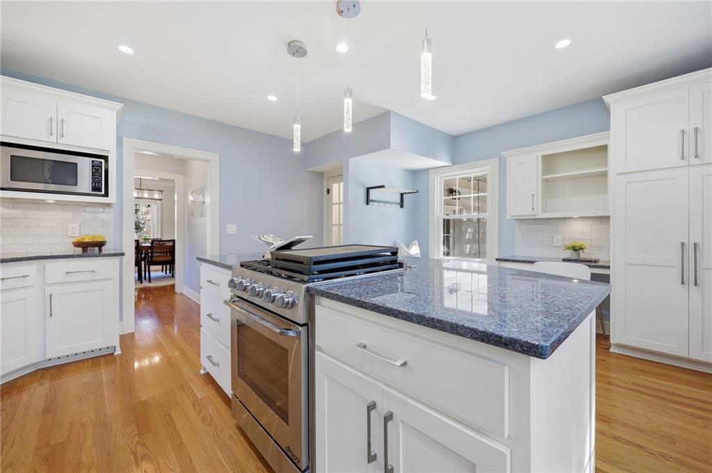 6124 Oak Street Property Photo 17