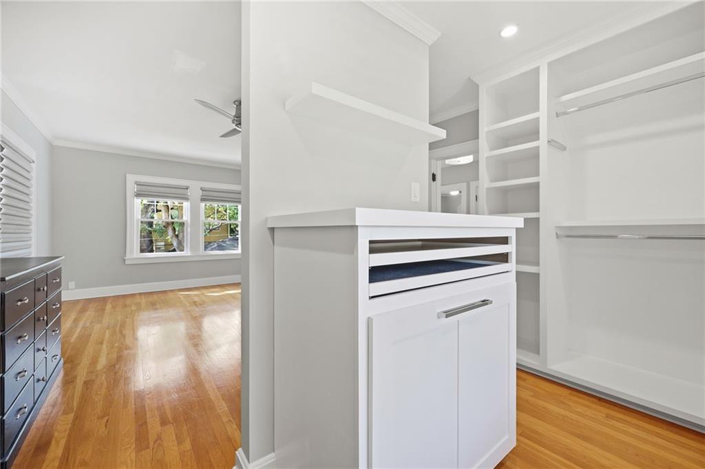 6124 Oak Street Property Photo 28