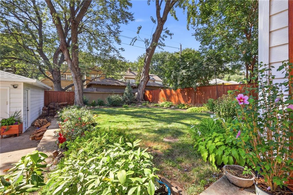 6124 Oak Street Property Photo 32