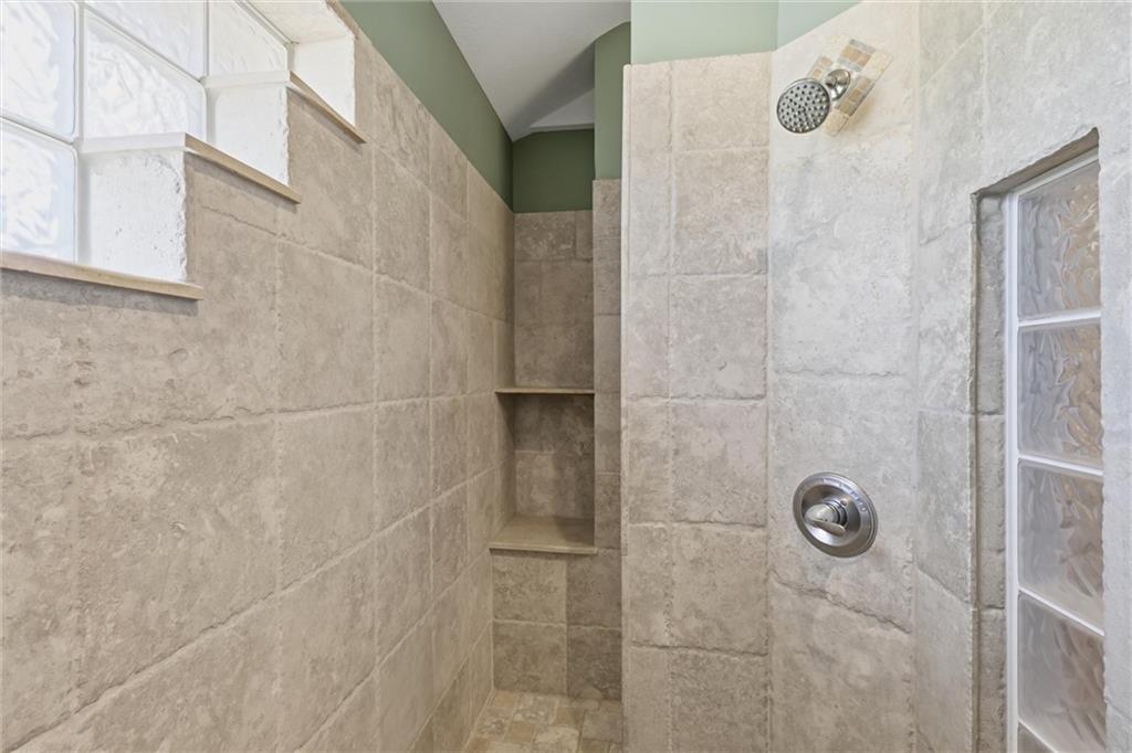 560 E 1909 Road Property Photo 27