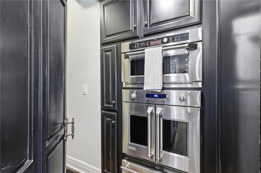 9428 W 157th Place Property Photo 14