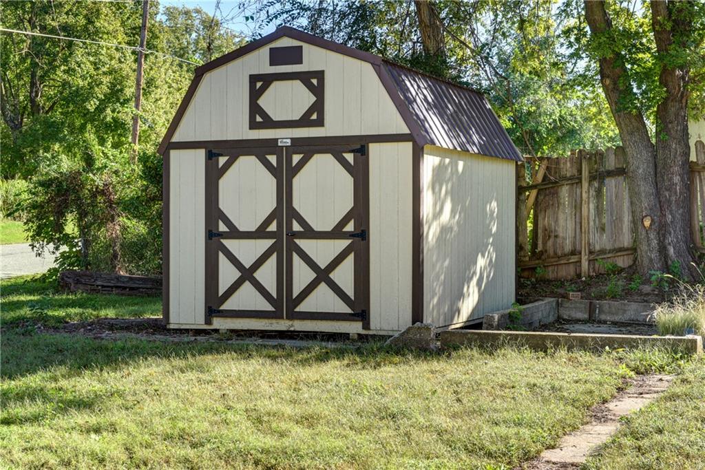 125 N Overton Avenue Property Photo 38