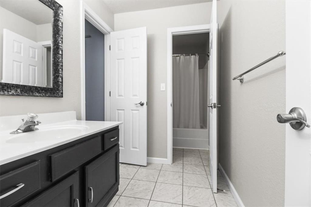 6067 Ne Moonstone Drive Property Photo 16