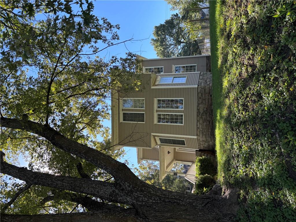1106 Parallel Street Property Photo 1