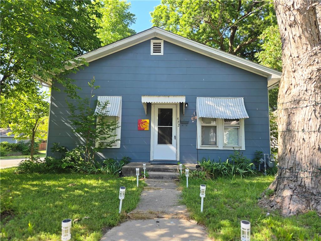 422 W 9th Street Property Photo 1