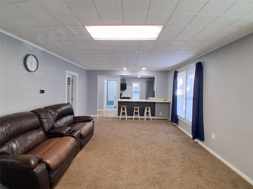422 W 9th Street Property Photo 2