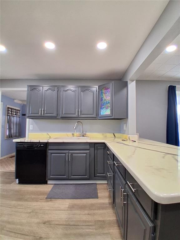 422 W 9th Street Property Photo 4
