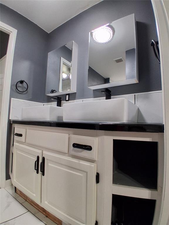 422 W 9th Street Property Photo 13