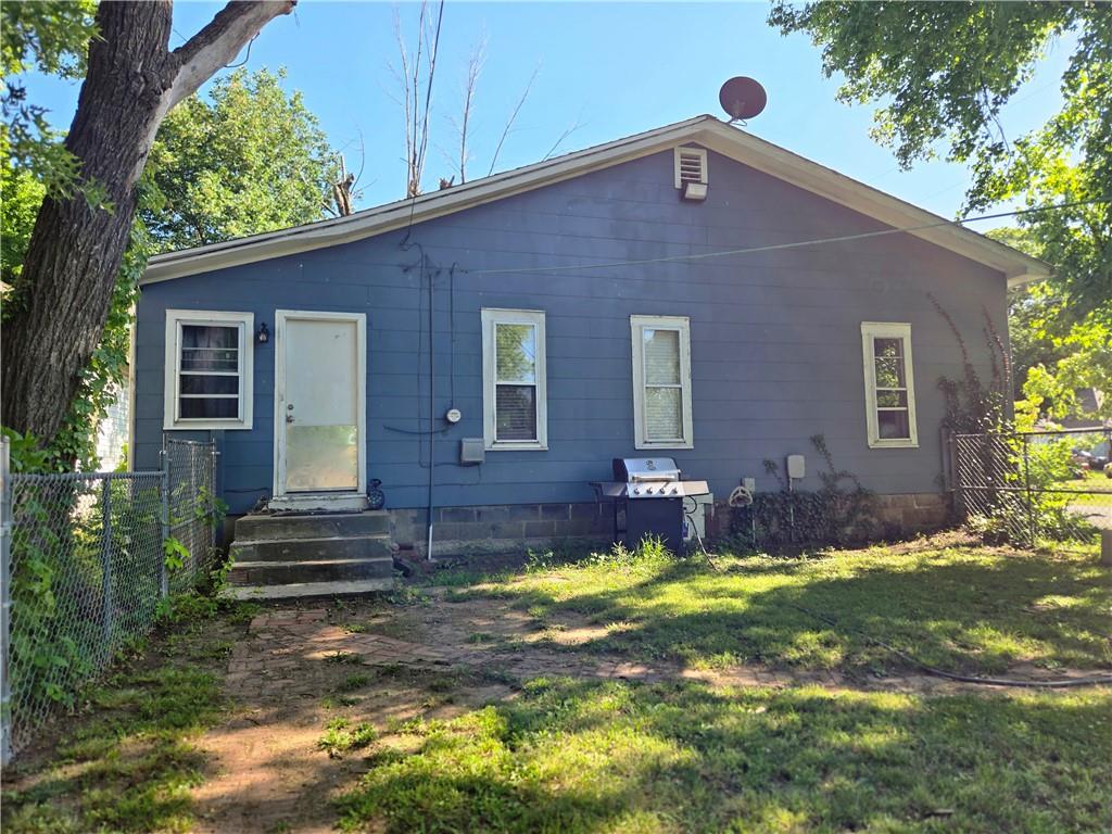 422 W 9th Street Property Photo 23