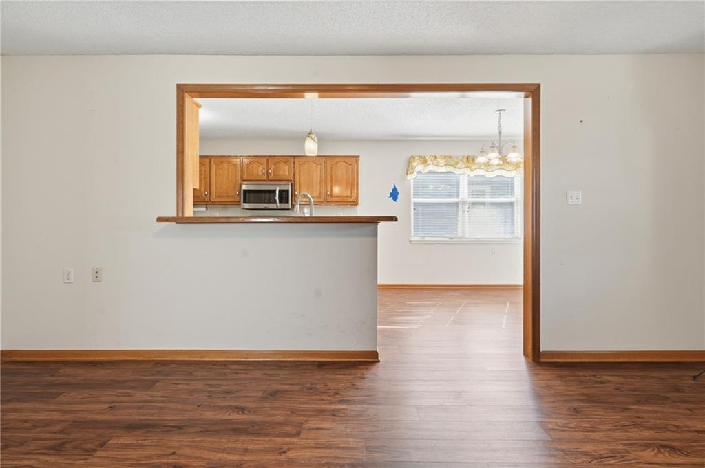 502 S Saturn Drive Property Photo 6