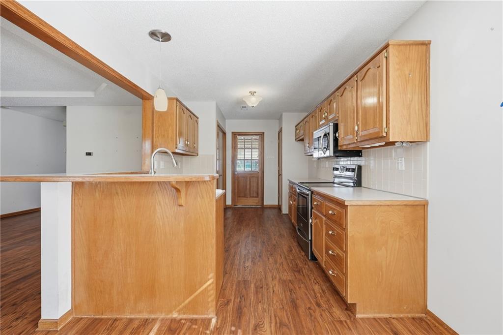 502 S Saturn Drive Property Photo 7