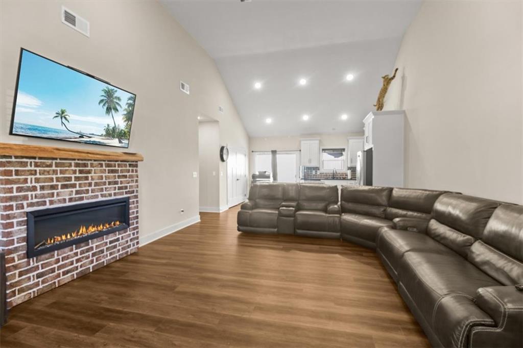 210 Sw 7th Street Property Photo 5