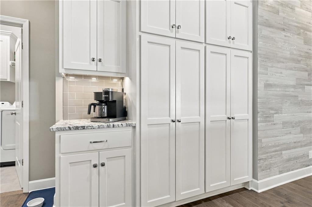 11010 Charlotte Street Property Photo 13