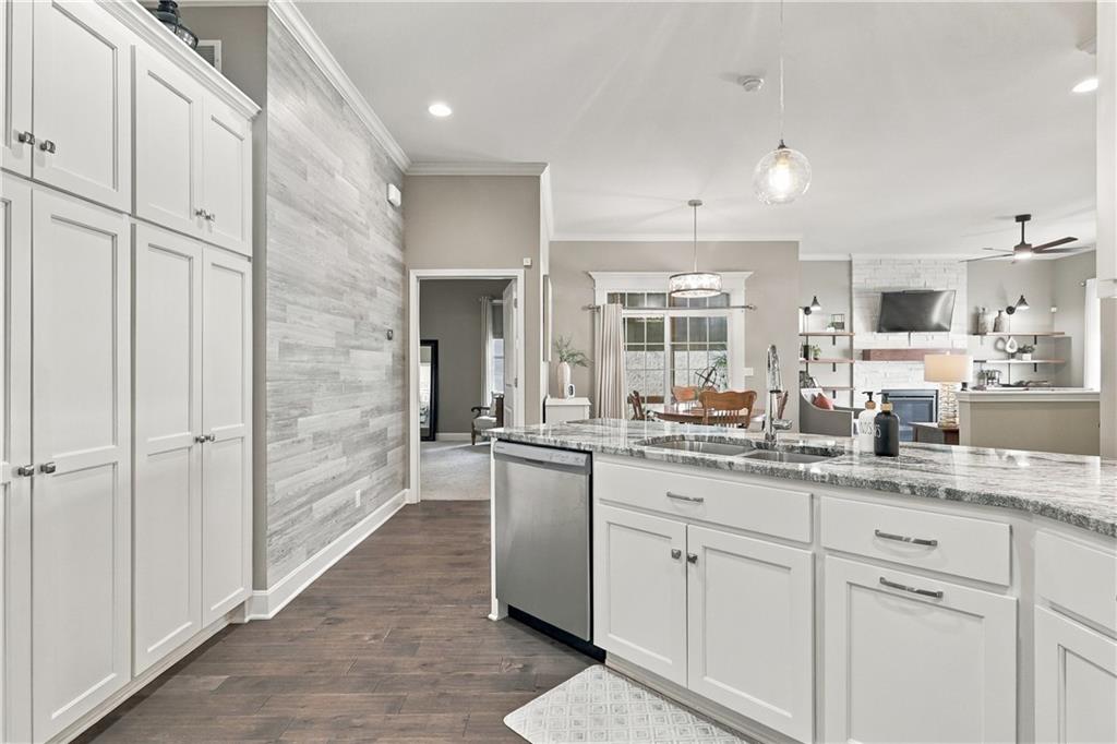 11010 Charlotte Street Property Photo 15