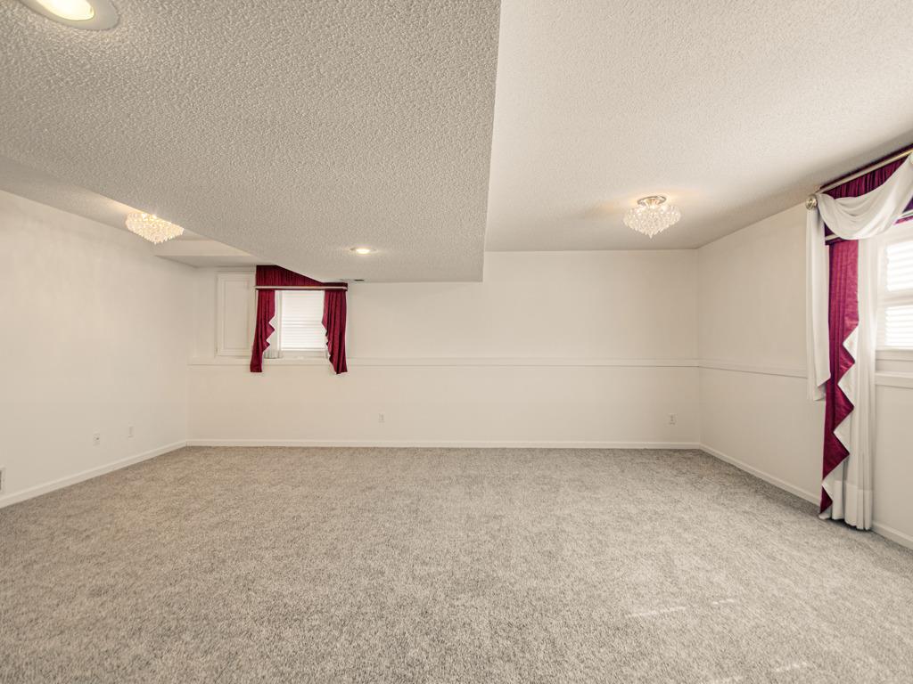 14616 E 43rd Street Property Photo 31