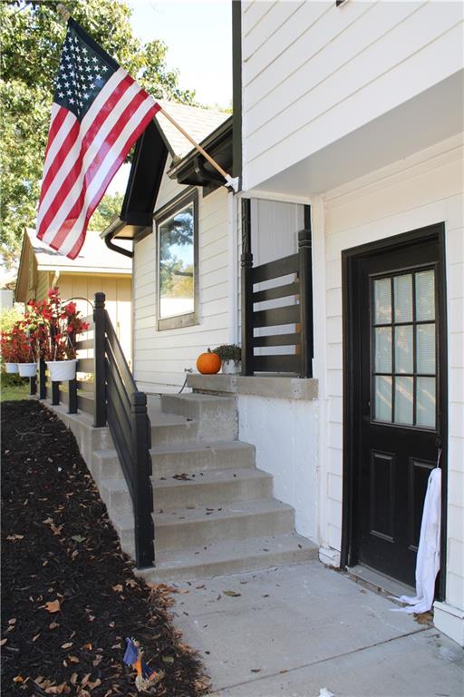 1117 Ne Ridgeview Drive Property Photo 4