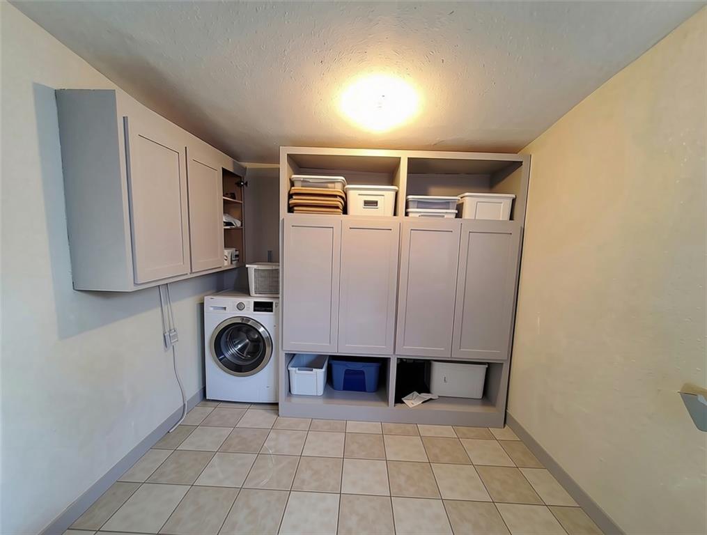 4401 Claudine Lane Property Photo 6