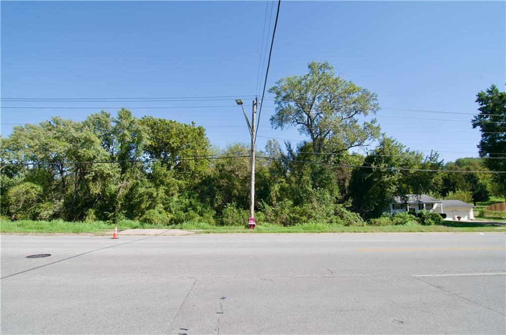 1901 S Lee's Summit Road Property Photo 3