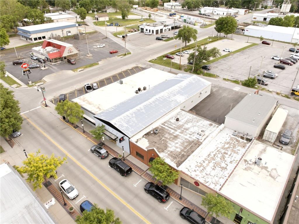 330 Se Douglas Street Property Photo 8