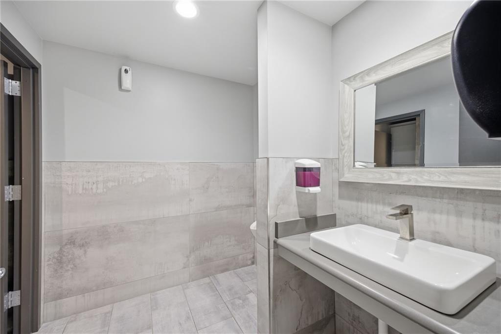330 Se Douglas Street Property Photo 53