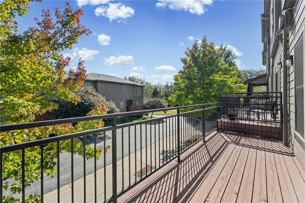 5245 Overland Drive Property Photo 6