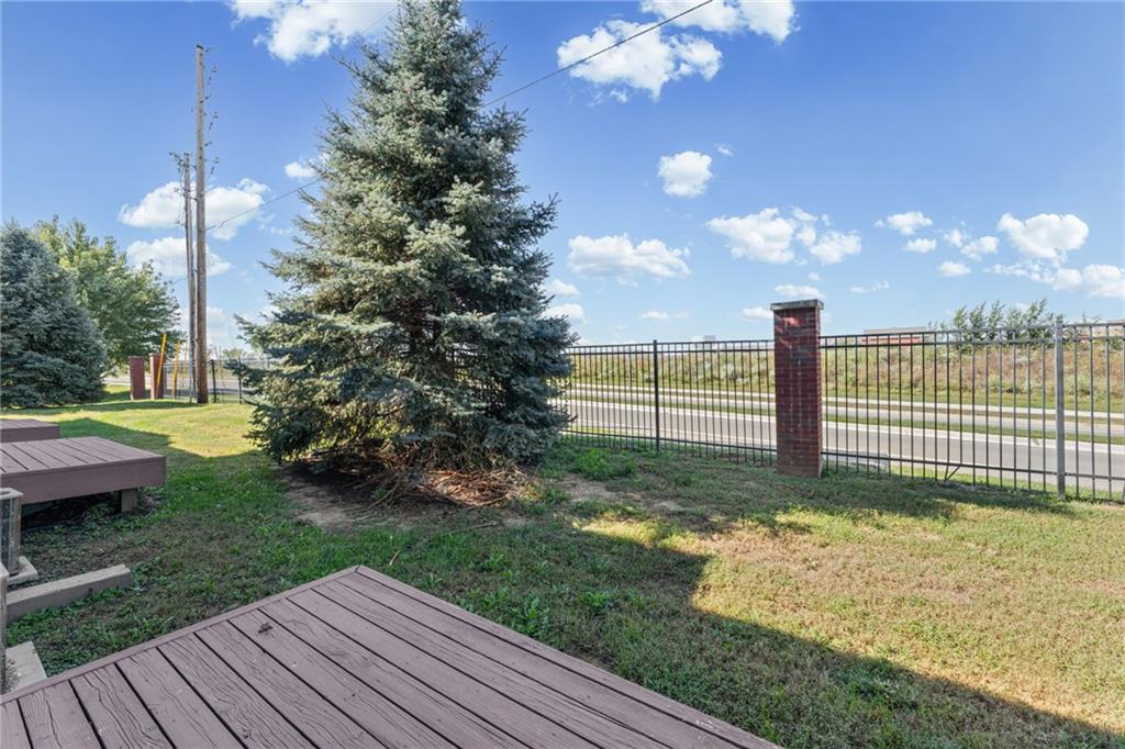 5245 Overland Drive Property Photo 9