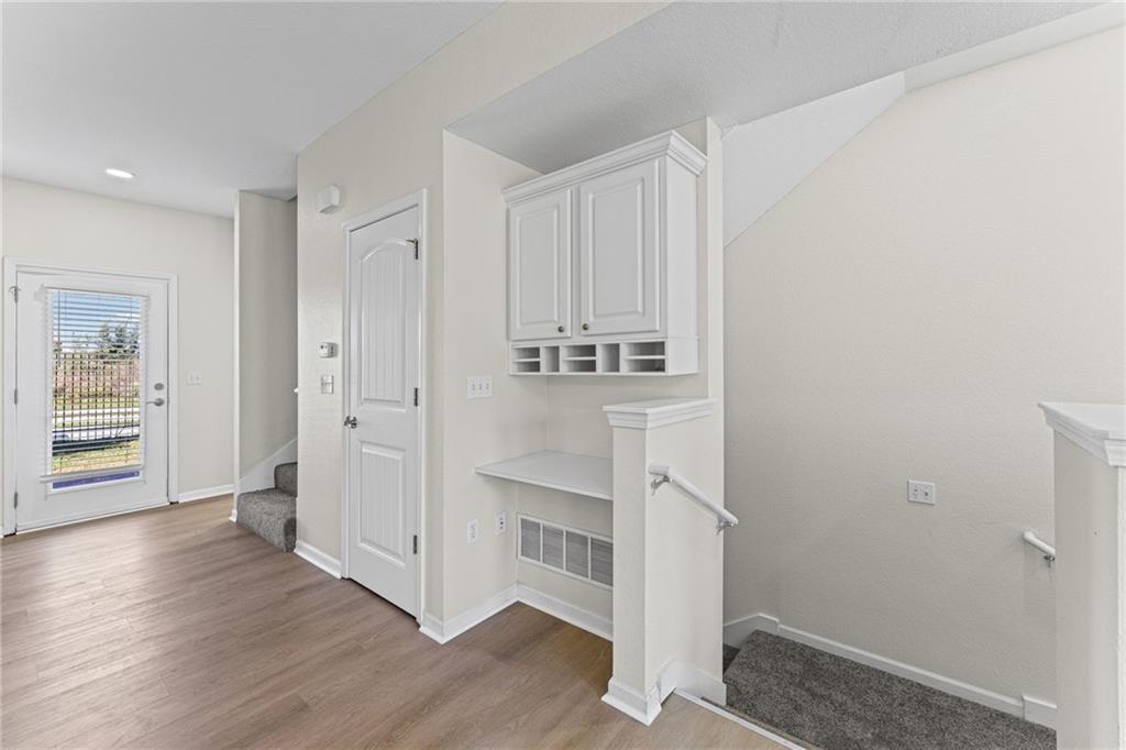 5245 Overland Drive Property Photo 14