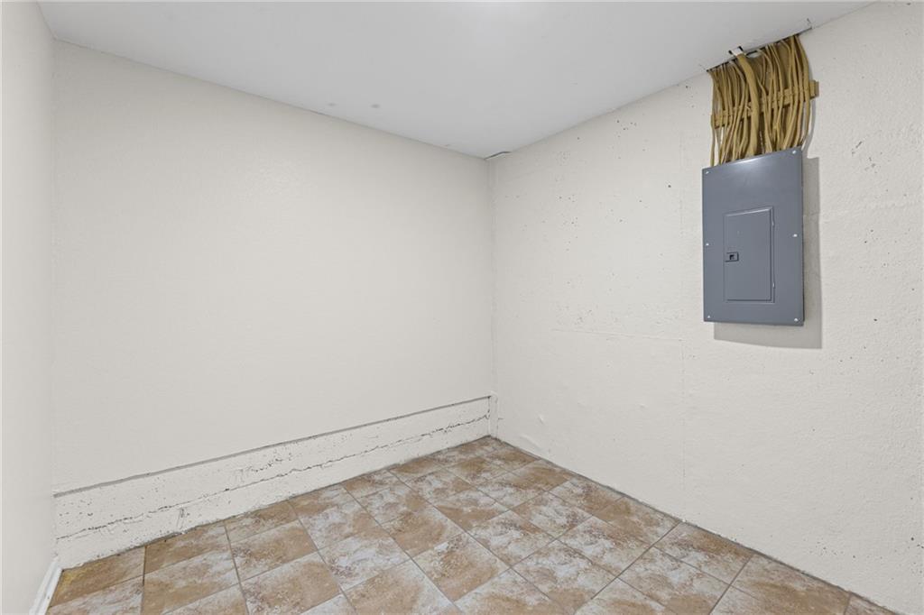 5245 Overland Drive Property Photo 24