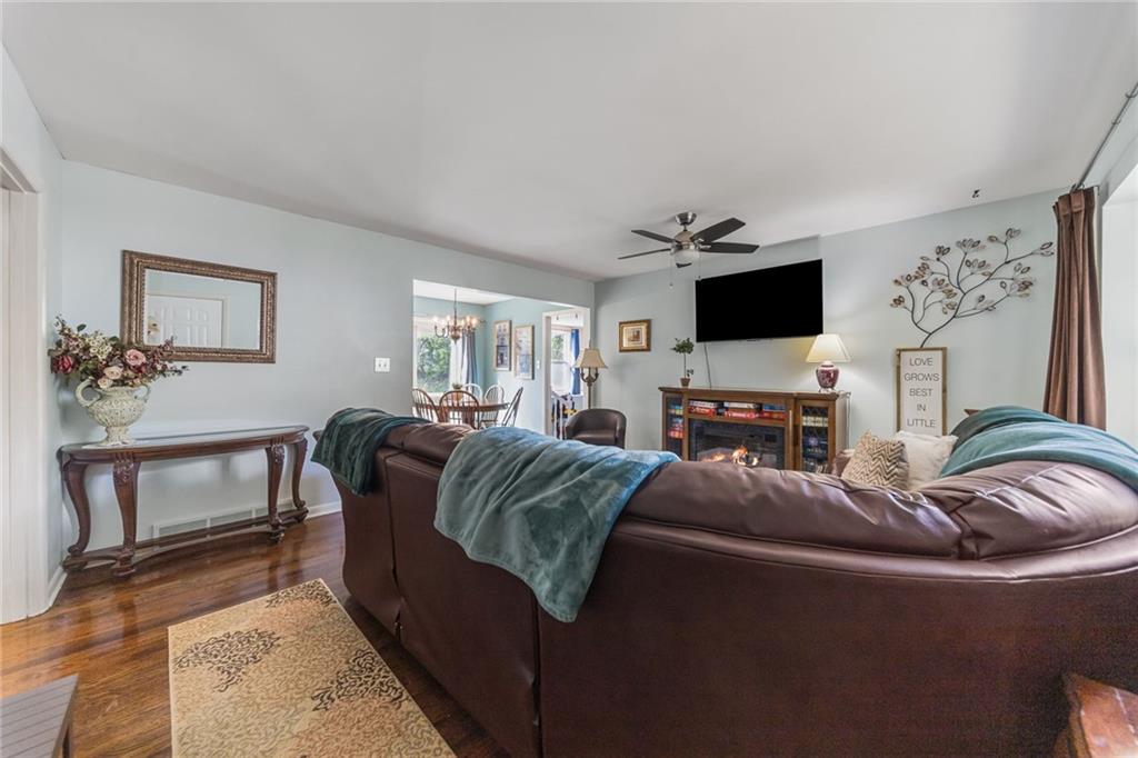 9702 Eby Street Property Photo 5