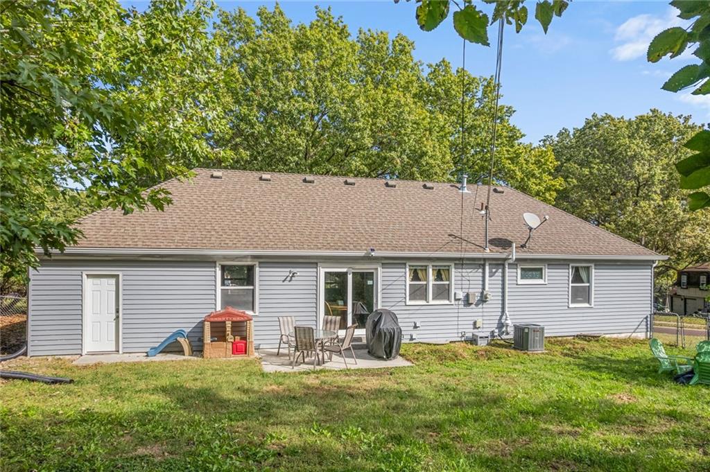 9702 Eby Street Property Photo 27