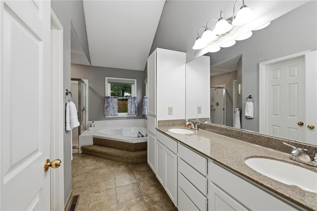 12818 Bond Street Property Photo 32