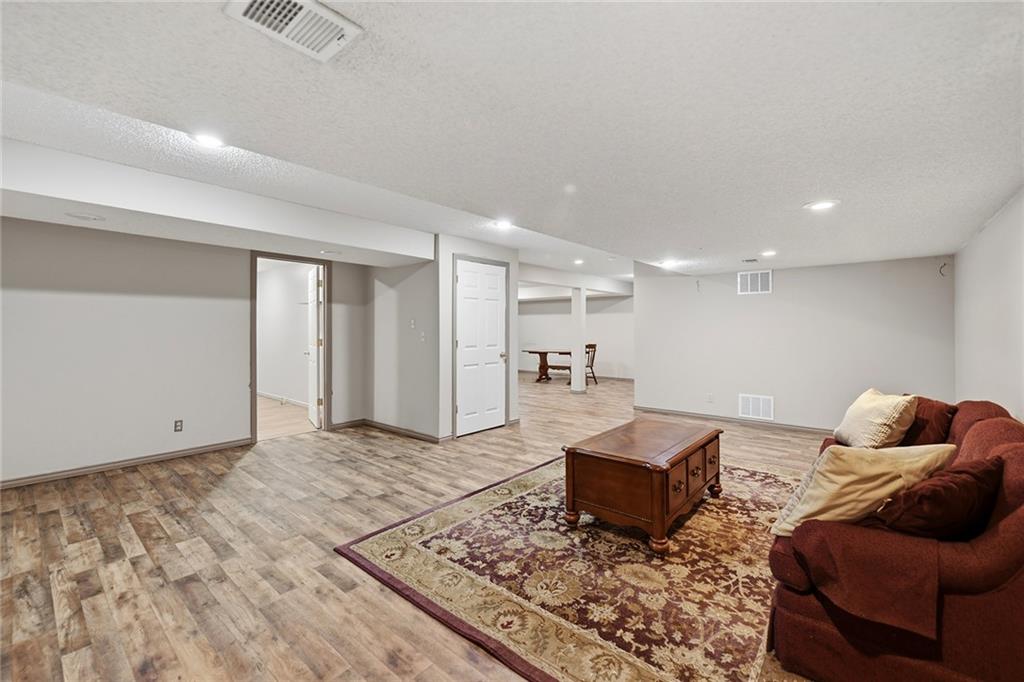 12818 Bond Street Property Photo 45