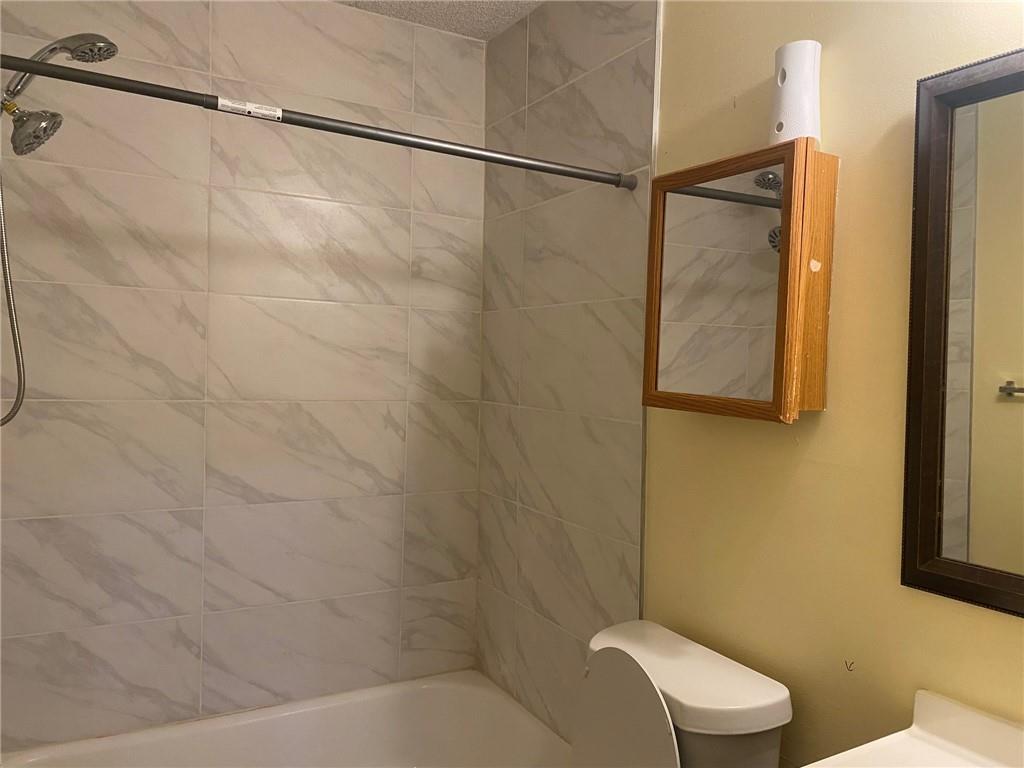 8215 Nw Mace Road Property Photo 5